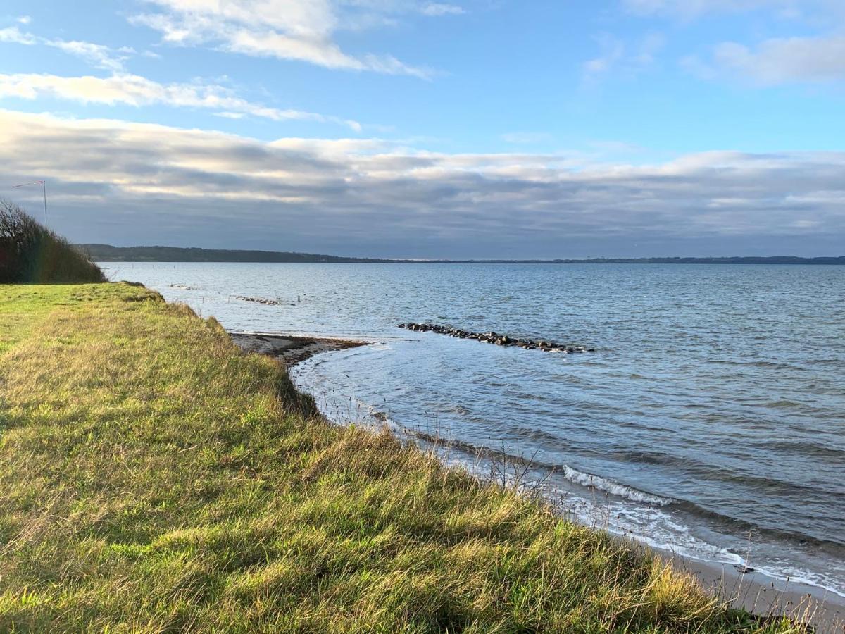 Dejlig Sommerhus 150M Fra Privat Strand Brenderup Exteriör bild